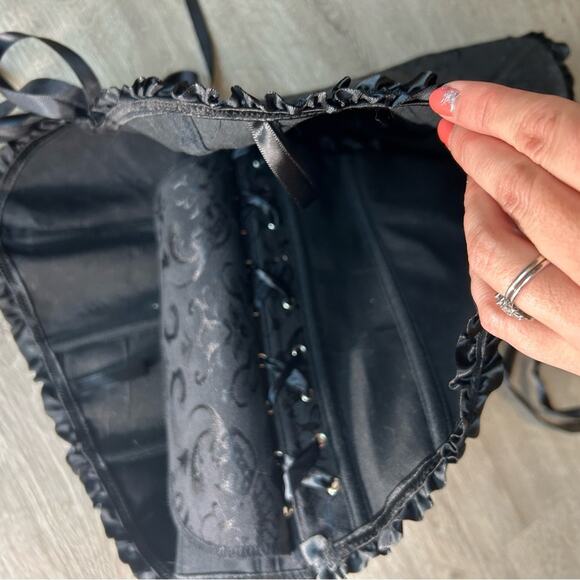 black silky floral intricate  corset with ties- silver hardware- no brand - Picture 9 of 13